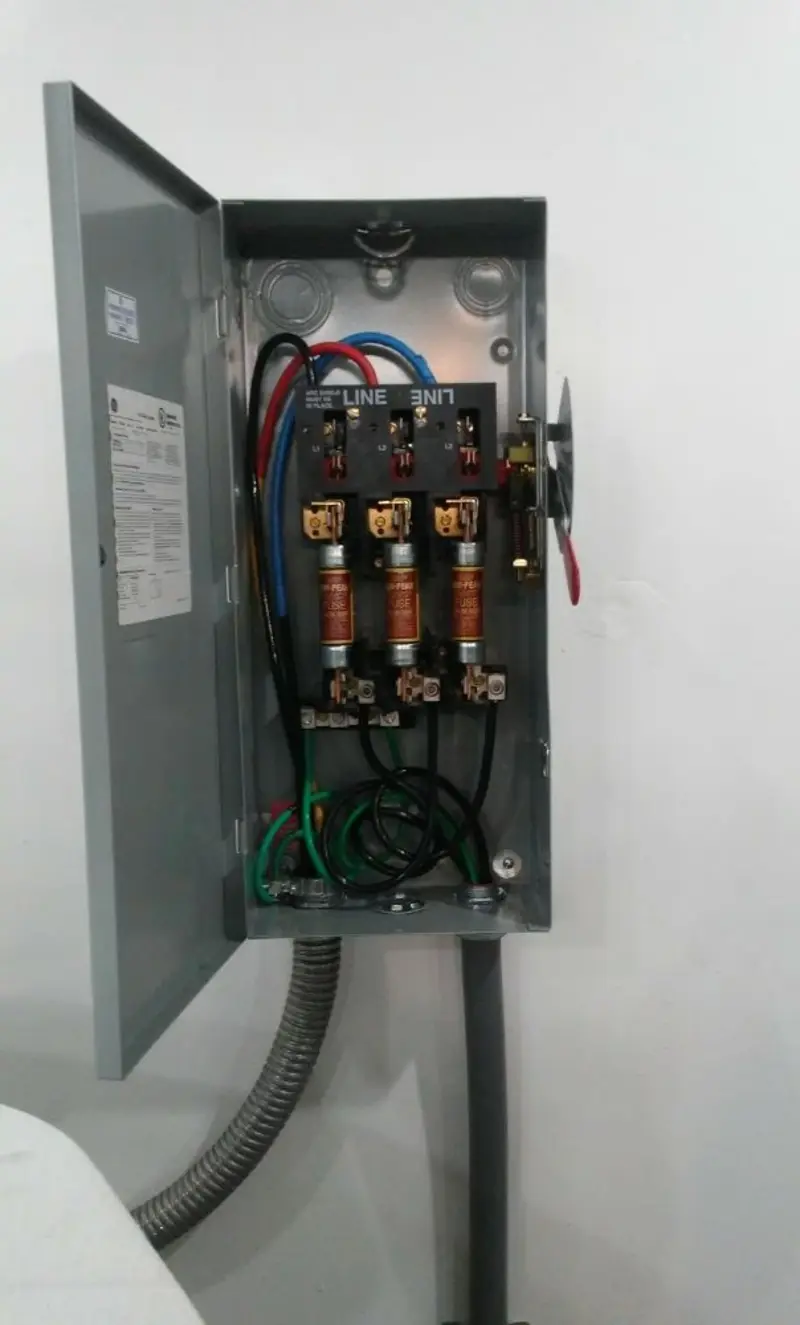 Three-phase disconnect switch installed for Smoke Detector Installation in Coal Valley
